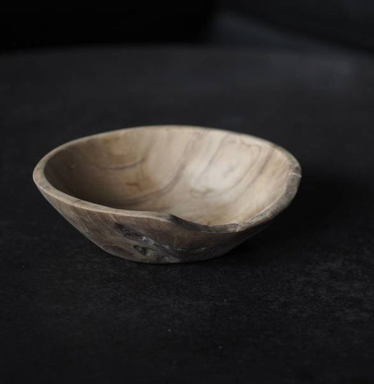 Utskåret teakfat, trefat.